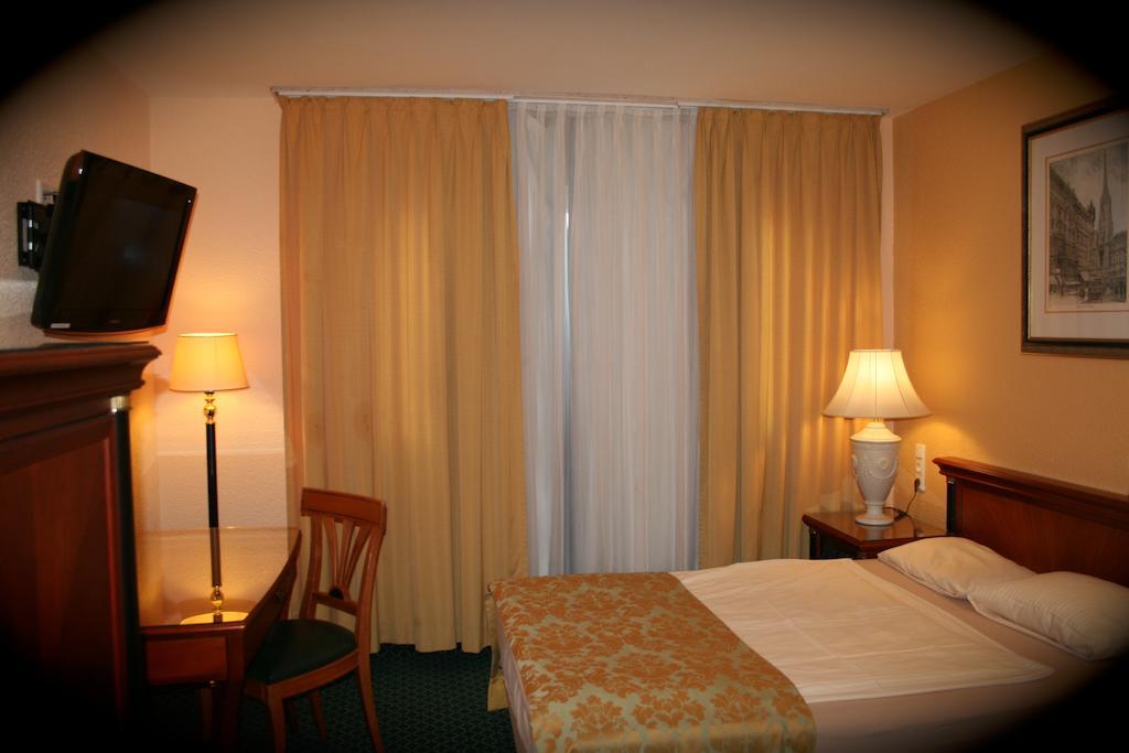 Hotel Am See Eschenbach in der Oberpfalz 客房 照片